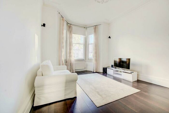 2 Bedroom Flat To Rent In Finborough Road, Chelsea, London, SW10