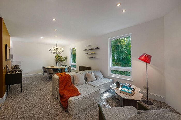 3 Bedroom Maisonette To Rent In Hansard Mews, London, W14