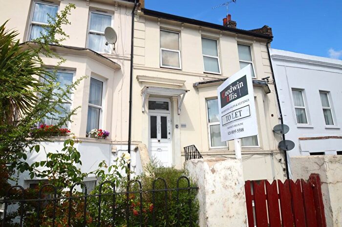 2 Bedroom Flat To Rent In Burrage Road, London, SE18