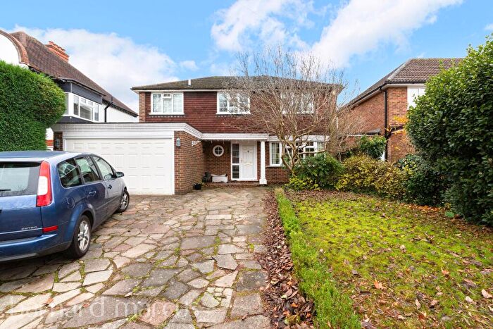 4 Bedroom House To Rent In High View, Cheam, Sutton, SM2