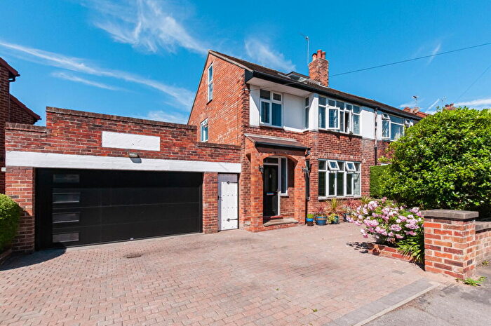 3 Bedroom Semi-Detached House For Sale In Corby Park North Ferriby, HU14