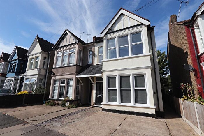 4 Bedroom End Of Terrace House To Rent In Harcourt Avenue, Southend-On-Sea, SS2