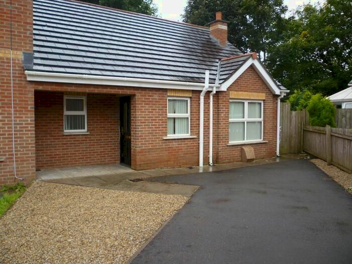 3 Bedroom Semi-Detached House To Rent In Wolfhill Manor, Belfast, BT14