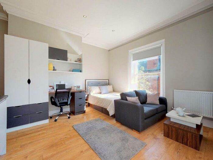 Studio To Rent In Springfield Mount, Leeds, West Yorkshire, LS2