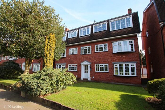 2 Bedroom Apartment To Rent In Beaufort Road, Sale, M33