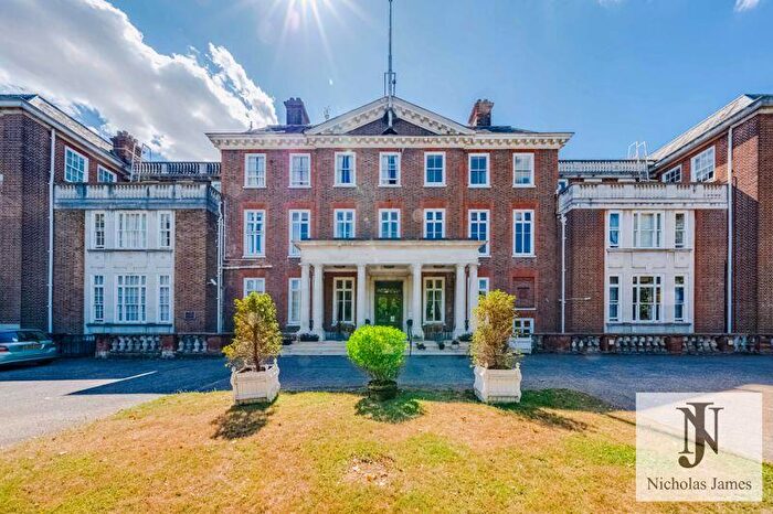 2 Bedroom Apartment For Sale In Two Bedroom Retirement Apartment, Cannon Hill, Southgate, N14