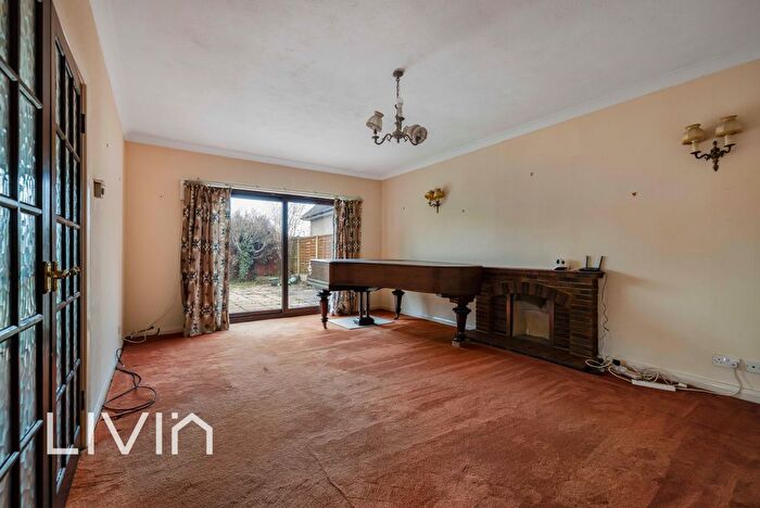 3 Bedroom Bungalow For Sale In Littlebrook Close, Shirley, Croydon, CR0