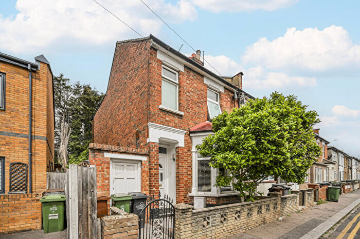 2 Bedroom End Of Terrace House For Sale In Mayfield Road, Walthamstow, London, E17