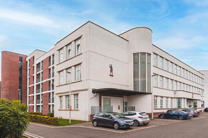 2 Bedroom Flat For Sale In / Arneil Place, Edinburgh, EH5