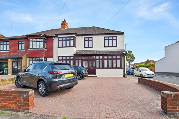 5 Bedroom Semi-Detached House For Sale In Brampton Road, Bexleyheath, DA7