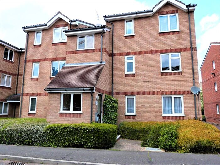 1 Bedroom Apartment To Rent In Howard Close, Waltham Abbey, EN9