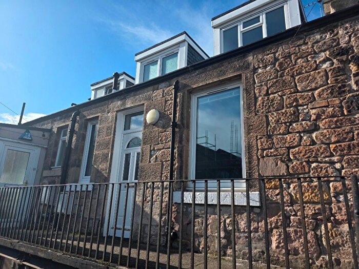 3 Bedroom Flat To Rent In Newtoft Street, Gilmerton, Edinburgh, EH17