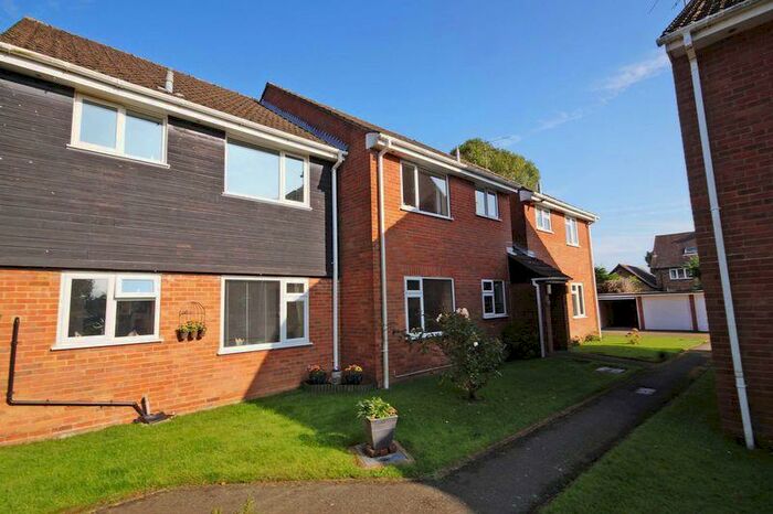 1 Bedroom Apartment To Rent In Coulson Court, Prestwood, HP16