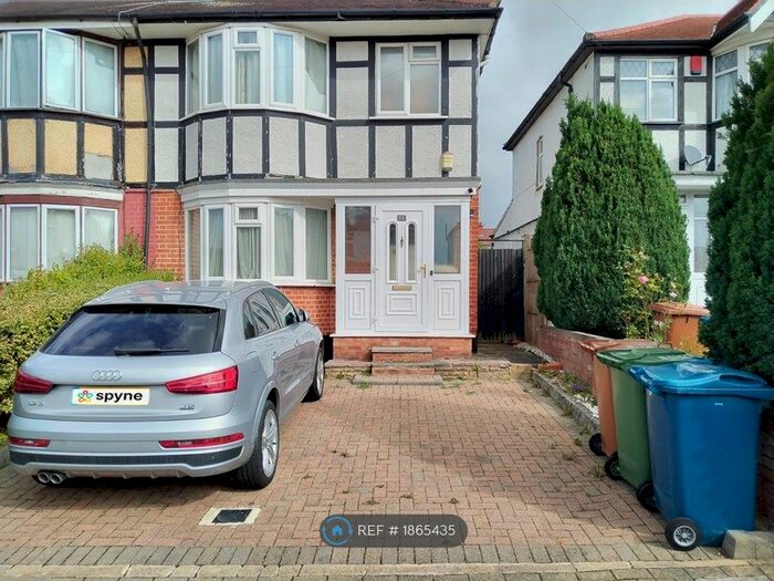 3 Bedroom End Of Terrace House To Rent In Perwell Avenue, Harrow, HA2