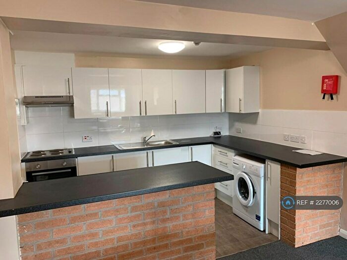 3 Bedroom Terraced House To Rent In Stokes Croft, Bristol, BS1