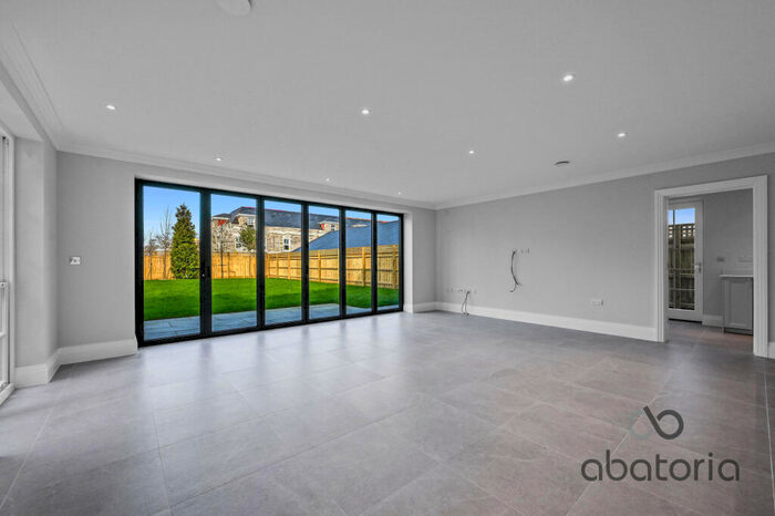 6 Bedroom Detached House To Rent In Broadoaks Park Road, West Byfleet, Surrey, KT14