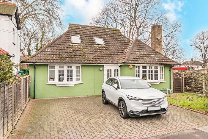 4 Bedroom Detached House For Sale In Graham Road, Mitcham, CR4