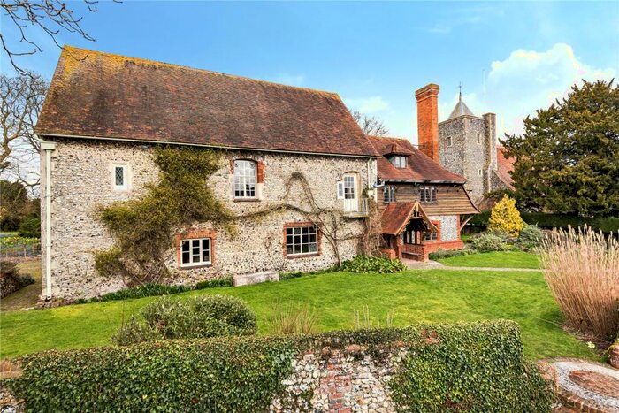 5 Bedroom Detached House To Rent In Luddesdown Road, Luddesdown, Gravesend, Kent, DA13