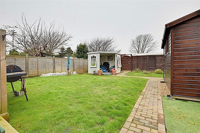 1 Bedroom Flat For Sale In Cantelupe Road, Bexhill-On-Sea, TN40