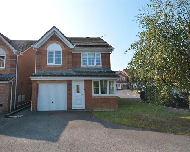 3 Bedroom Detached House For Sale In Bryony Gardens, Gillingham, SP8