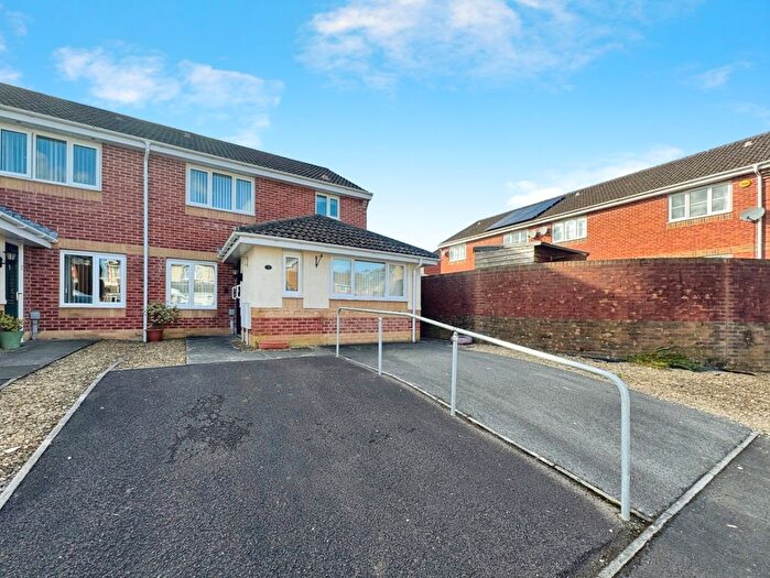 3 Bedroom Semi-Detached House For Sale In Pen Y Pwll, Pontarddulais, Swansea, West Glamorgan, SA4