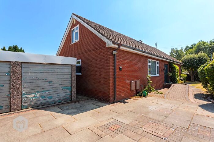 3 Bedroom Detached Bungalow For Sale In St. Stephens Close, Tyldesley, M29