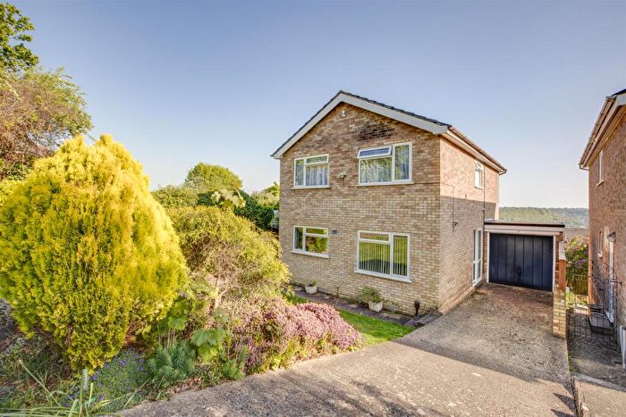 4 Bedroom Detached House For Sale In Curlew Close, Downley, HP13