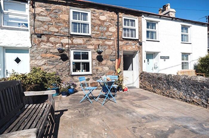 3 Bedroom Terraced House For Sale In Penrhos, Morfa Nefyn, Pwllheli, Gwynedd, LL53