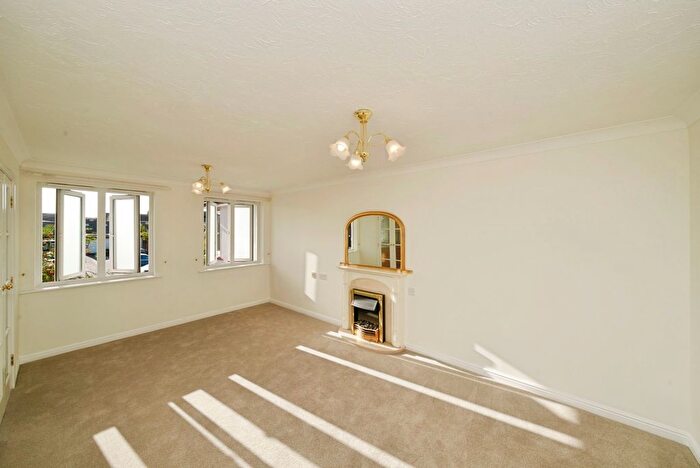 1 Bedroom Flat For Sale In Beacon Court, Heswall, CH60