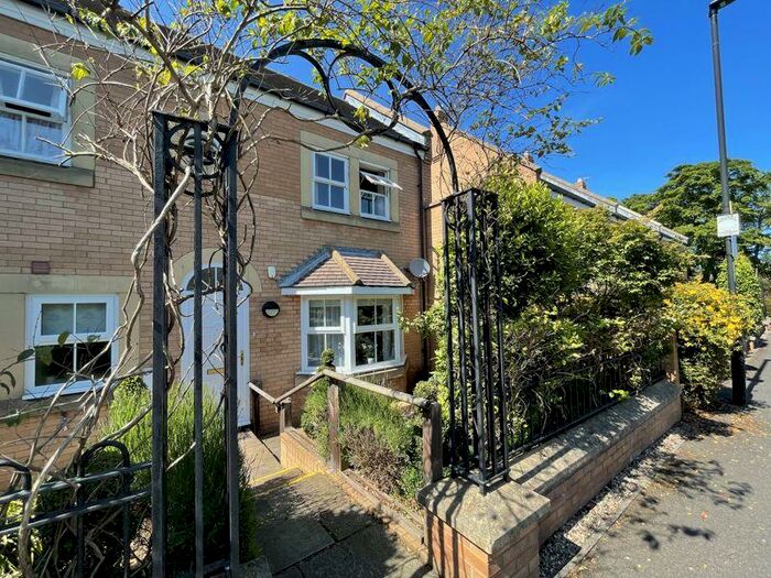 2 Bedroom Flat To Rent In Daylesford Drive, Newcastle Upon Tyne, NE3