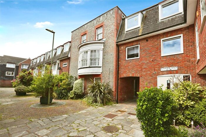 3 Bedroom Property For Sale In Seahorse Walk, Gosport, Hampshire, PO12