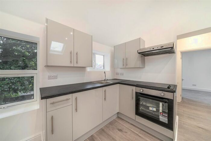 1 Bedroom Flat To Rent In Pembroke Road, South Norwood, SE25