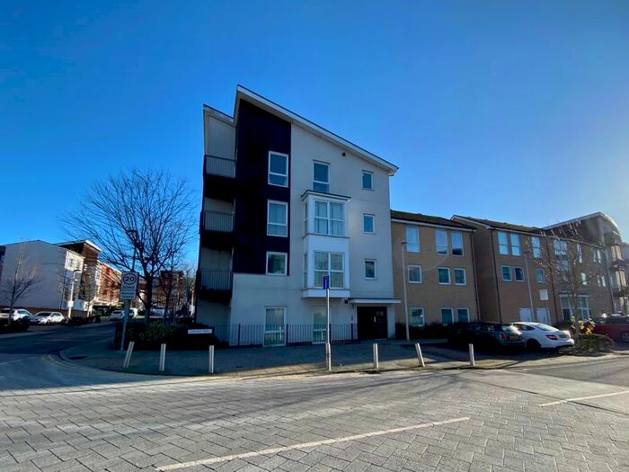 2 Bedroom Flat To Rent In Drake Way, Reading RG2