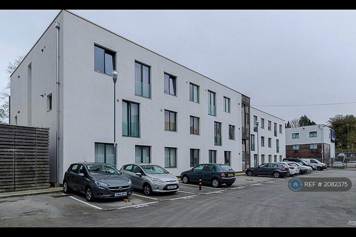 1 Bedroom Flat To Rent In Well Farm Heights, Whyteleafe, CR3