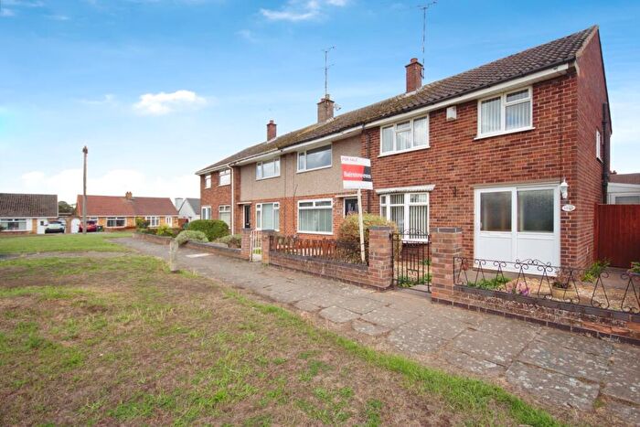 3 Bedroom End Of Terrace House For Sale In Lydford Close, Coventry, West Midlands, CV2