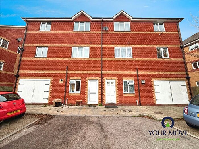 2 Bedroom Flat To Rent In George Williams Way, Kennington, Ashford, Kent, TN24