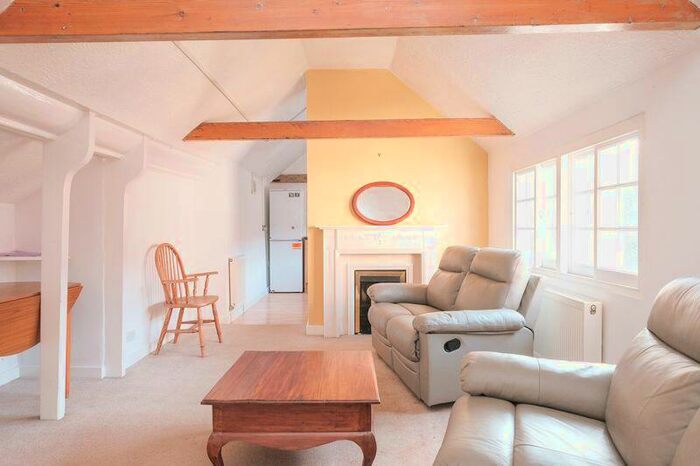 3 Bedroom Maisonette To Rent In Mighell Street, Brighton, BN2