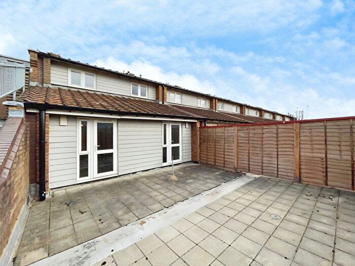 1 Bedroom Flat To Rent In Bushfield Court, Peterborough, PE2