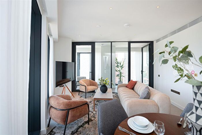 2 Bedroom Flat To Rent In Nine Elms Lane, London, SW8