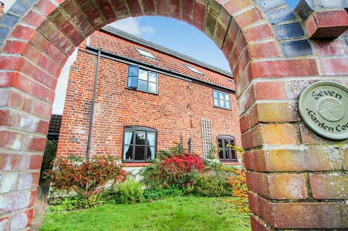 3 Bedroom Semi-Detached House To Rent In Garden Court, Loddon, Norwich, NR14