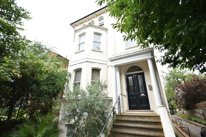 2 Bedroom Flat To Rent In Grove Road, Surbiton, KT6