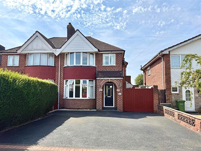 3 Bedroom Semi Detached House For Sale In Newborough Road, Shirley, Solihull, B90