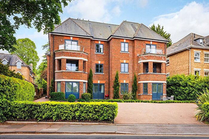 3 Bedroom Flat For Sale In Epsom Road, Guildford, Surrey, GU1