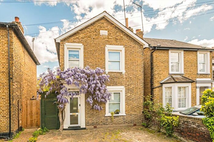 3 Bedroom Detached House For Sale In Knights Park, Kingston Upon Thames, KT1