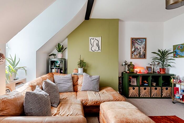 3 Bedroom Flat For Sale In Belgrave Road, Clifton, Bristol, BS8