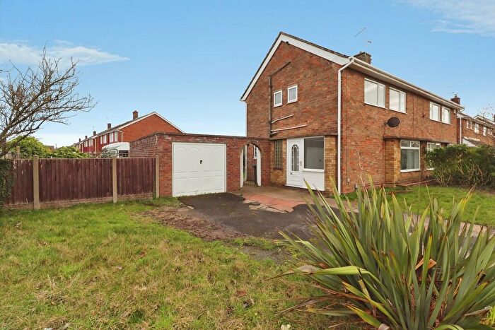 3 Bedroom Semi-Detached House For Sale In Matlock Drive, North Hykeham, LN6