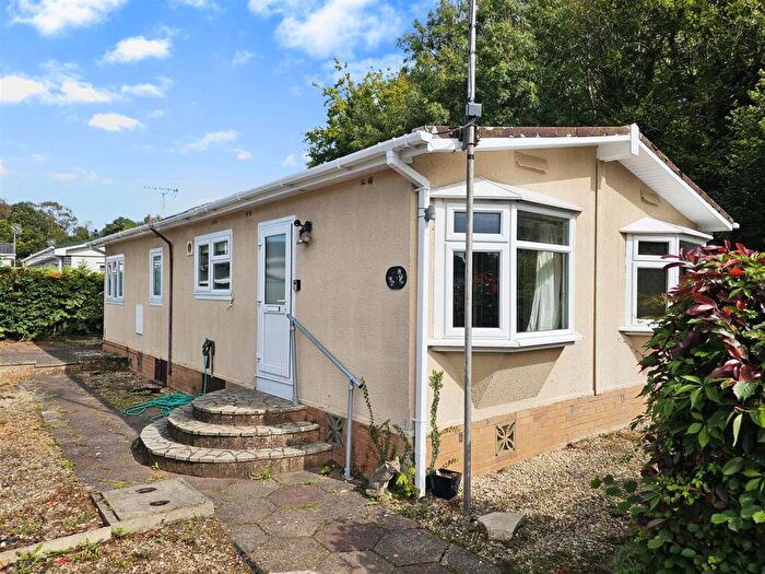 2 Bedroom Park Home For Sale In Kingsford Lane, Wolverley, Kidderminster, DY11