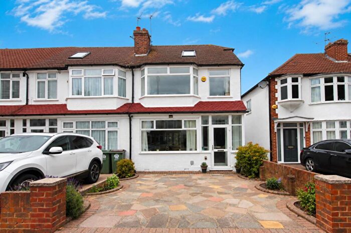 4 Bedroom End Of Terrace House For Sale In Brocks Drive, Cheam, Sutton, SM3