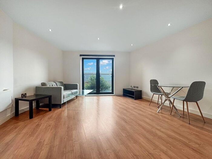 1 Bedroom Property To Rent In Aruba, Gotts Road, Leeds City Centre, LS12