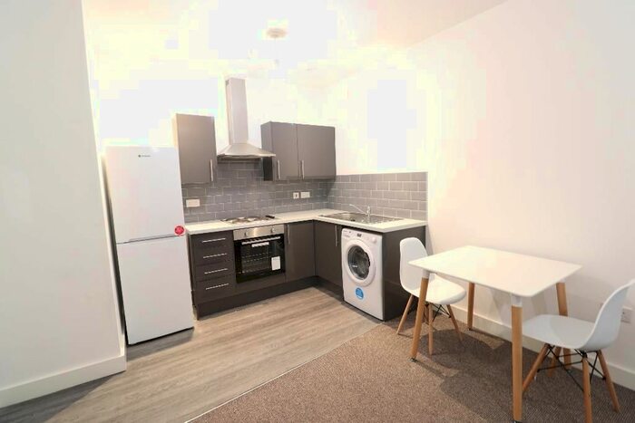 1 Bedroom Flat To Rent In King Cross Street, Halifax, HX1